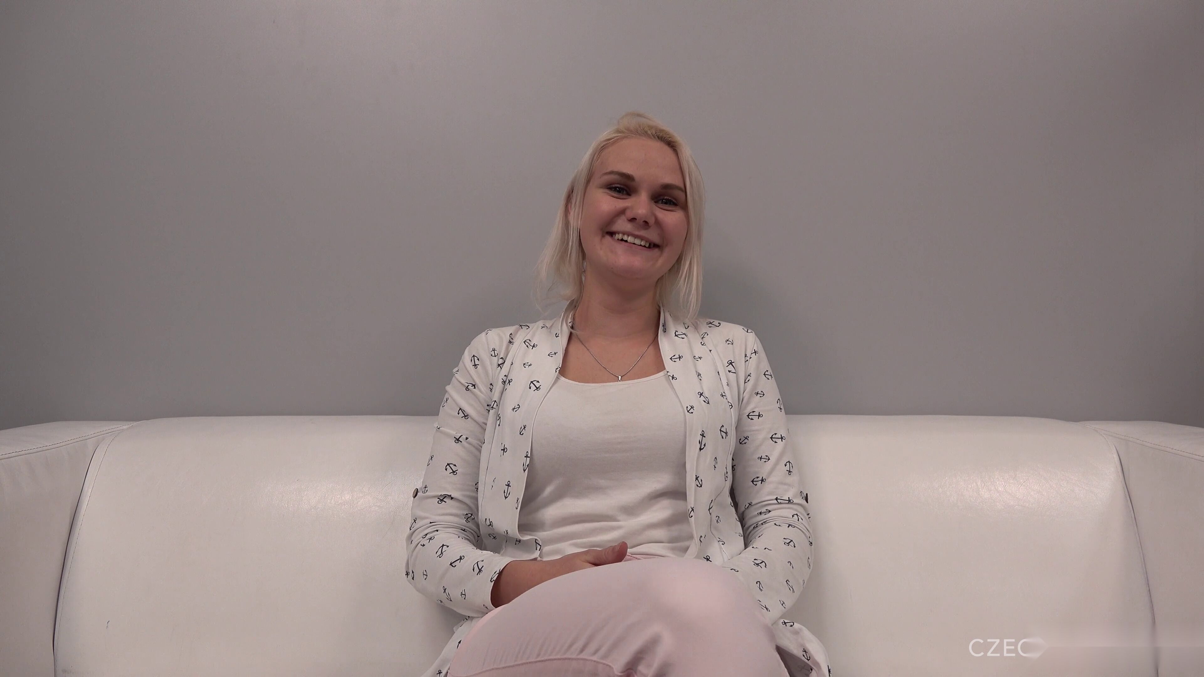 Czech MILF Teases Hot Pussy